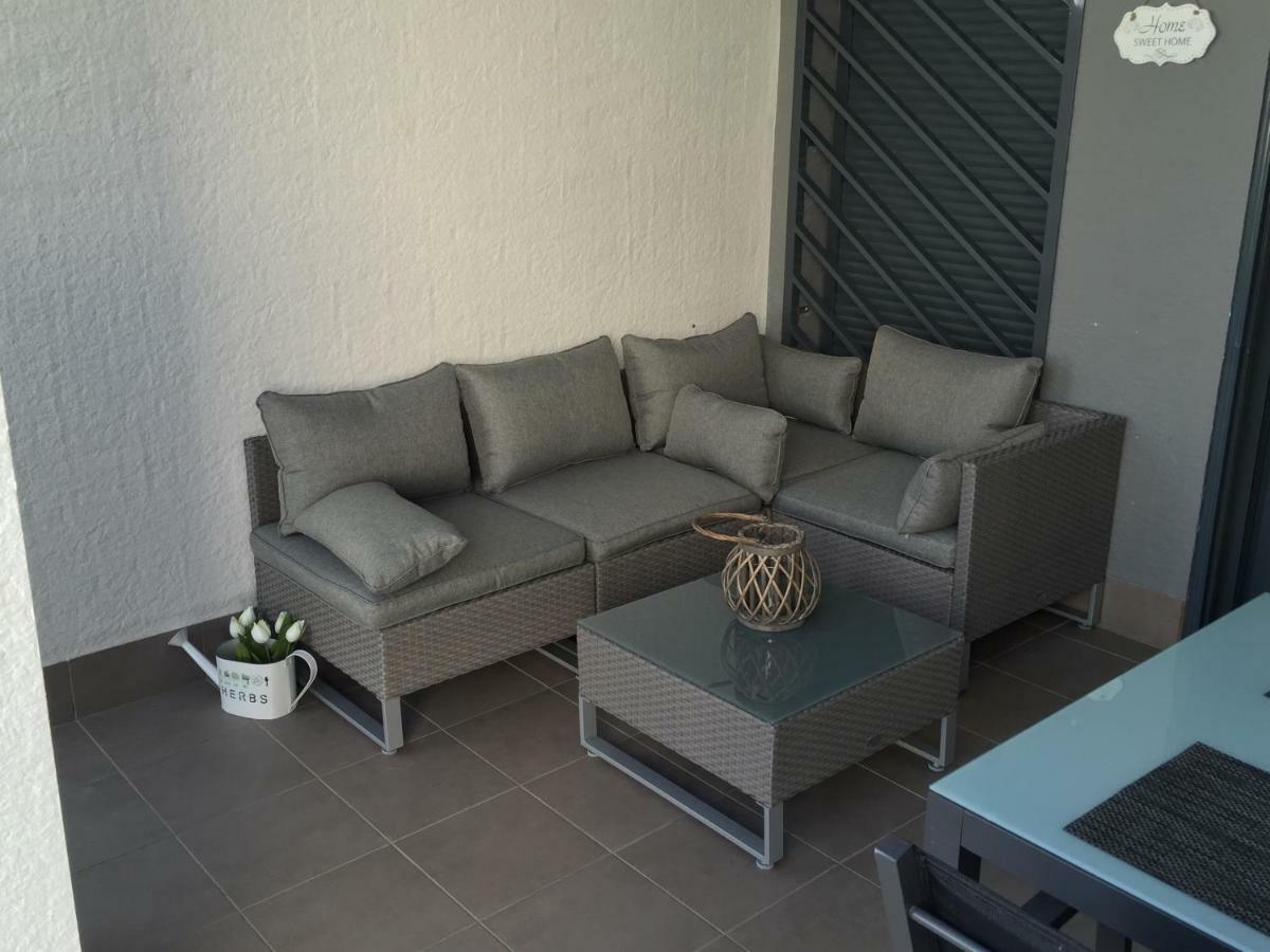Apartment Oasisbeach La Zenia Orihuela Bagian luar foto