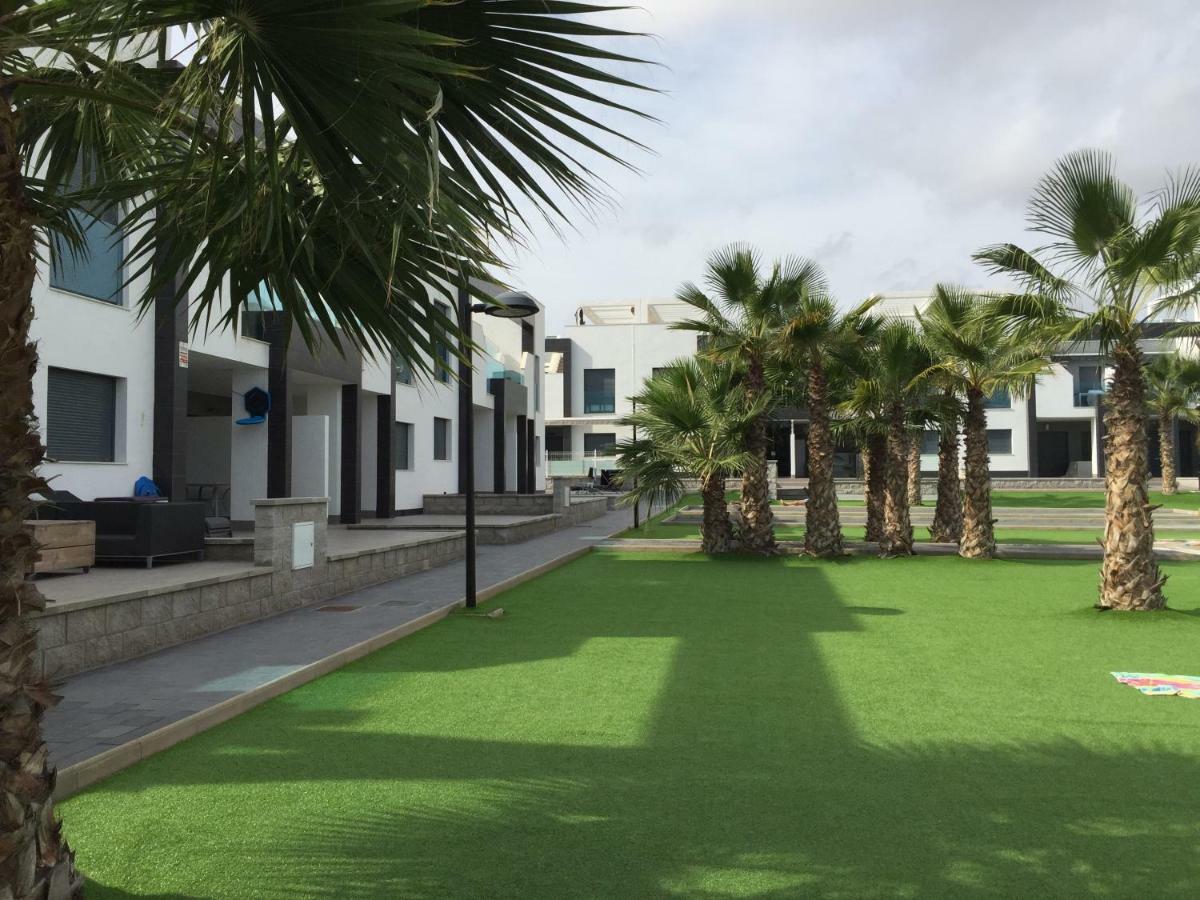 Apartment Oasisbeach La Zenia Orihuela Bagian luar foto