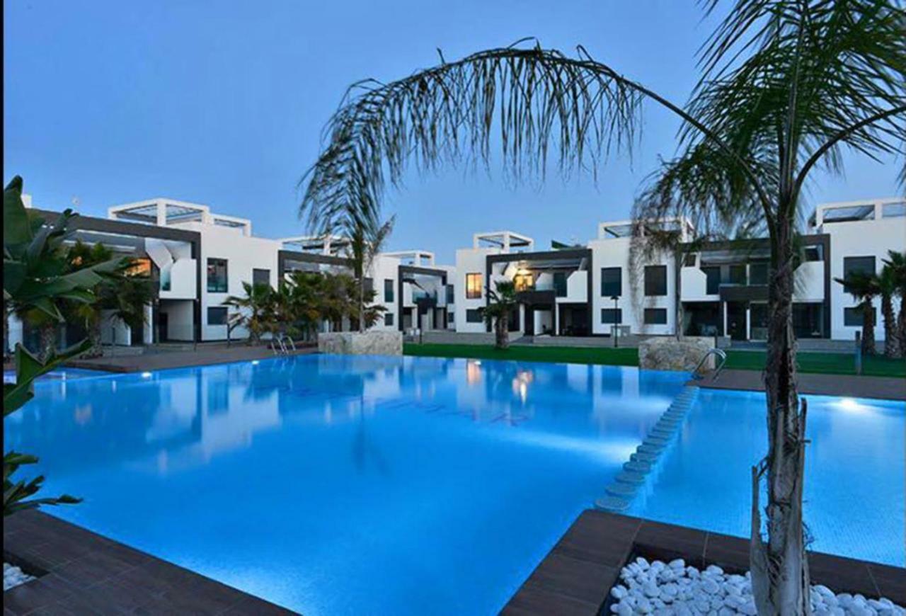 Apartment Oasisbeach La Zenia Orihuela Bagian luar foto
